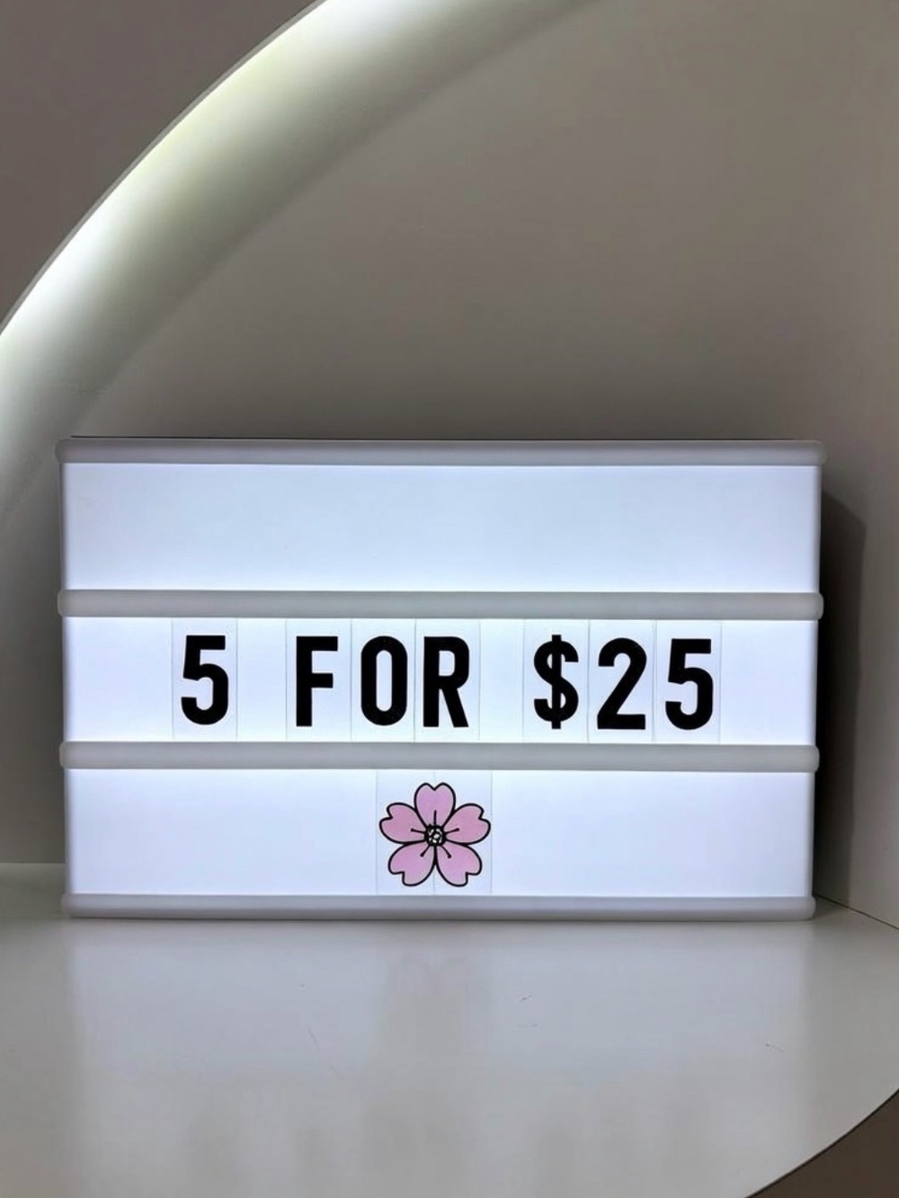 🌸5 for $25 🌸on all listings with a 🌸 emoji 🌸